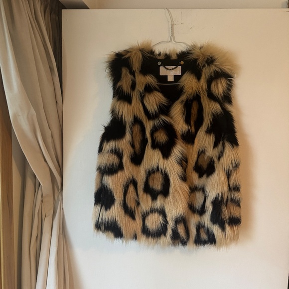 Michael Kors furry faux fur vest leopard cheetah animal print size S like new - Picture 6 of 9